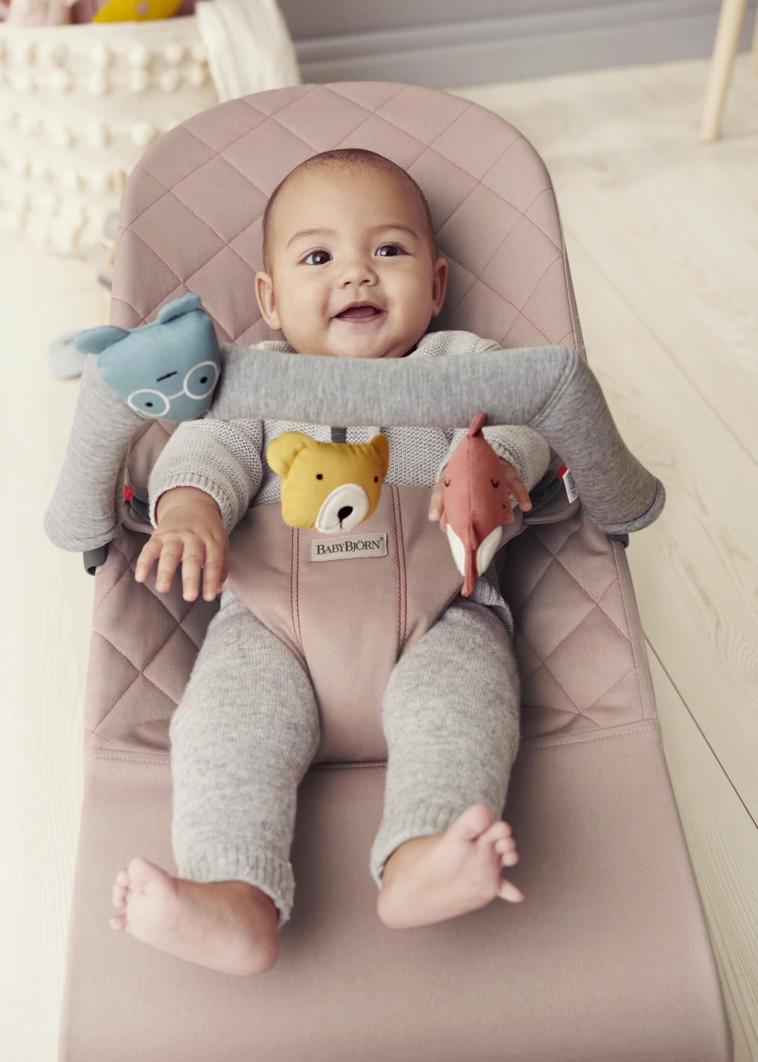 Bouncer Bliss with toy bar Soft friends - BabyBjörn